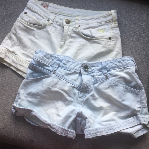Pair of shorts - Picture 3 of 4